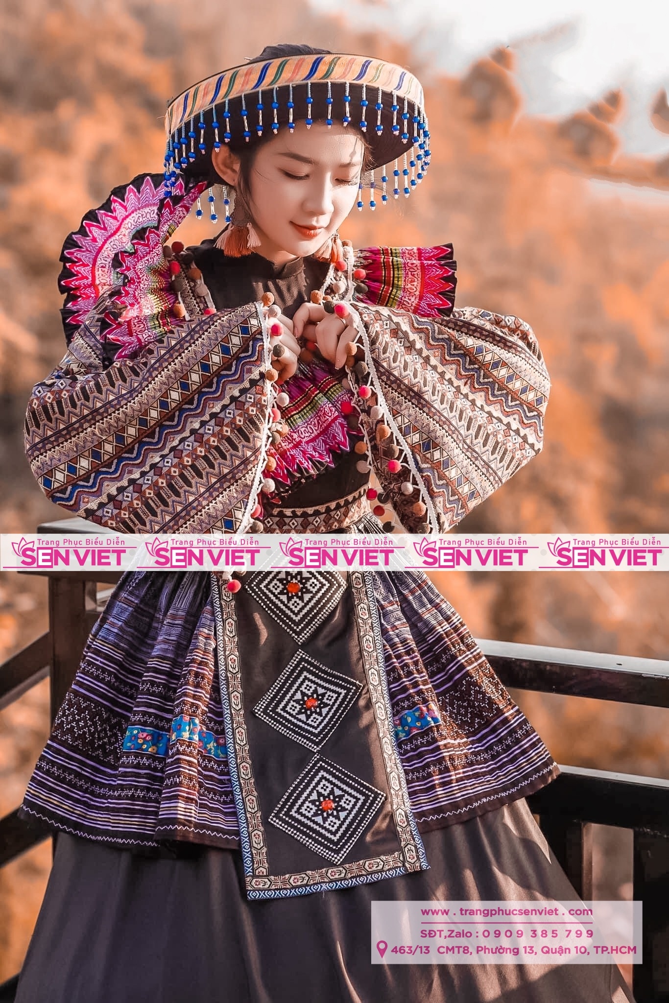 Bộ H'Mong Thổ Cẩm Thiết kế dài Đen Đỏ